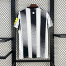 CAMISA DO NEWCASTRLE 25/26 PRETO E BRANCO